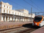 Els municipis del Penedès Marítim reclamen un servei ferroviari de qualitat