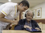 L’atenció centrada en la persona transforma el sistema sanitari a Espanya