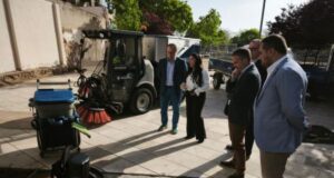 Vilanova i la Geltrú presenta una nova flota de vehicles per a la neteja viària més eficient i sostenible