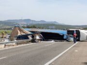 Sant Pere de Ribes, escenari d’un accident que col·lapsa la C-32